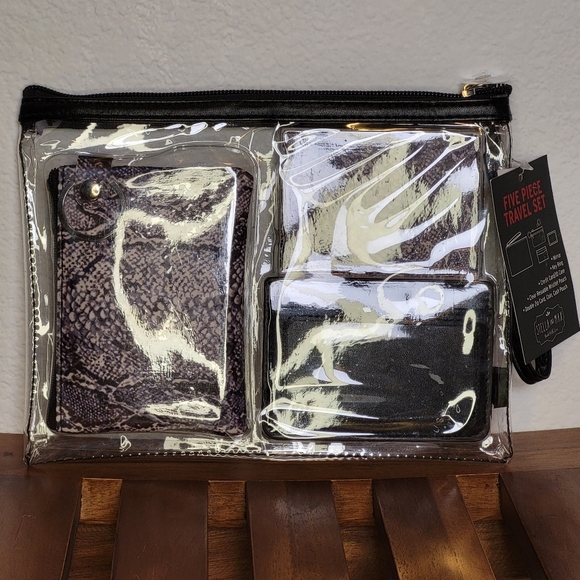 NWT Stella and Max Snake Skin Five Piece Cosmetic Set - Picture 2 of 6